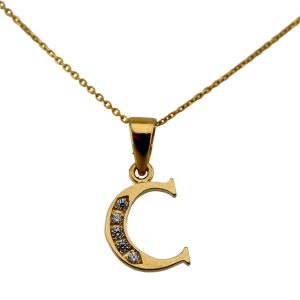 Arany C betű medál